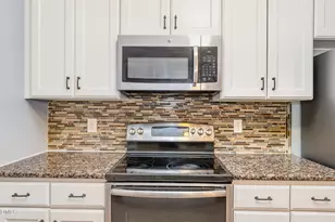 110 Lexington Ave, Zebulon, NC 27597 - Photo 14