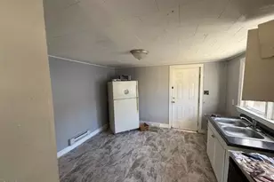 135 Hill St, Roxboro, NC 27573 - Photo 4