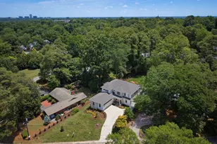 1718 Piccadilly Ln, Raleigh, NC 27608 - Photo 2