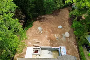 1718 Piccadilly Ln, Raleigh, NC 27608 - Photo 2