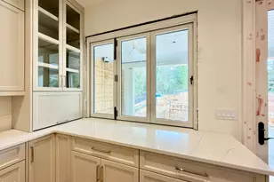 1718 Piccadilly Ln, Raleigh, NC 27608 - Photo 14