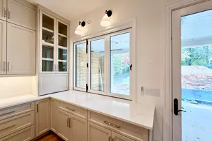 1718 Piccadilly Ln, Raleigh, NC 27608 - Photo 16