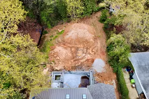 1718 Piccadilly Ln, Raleigh, NC 27608 - Photo 2