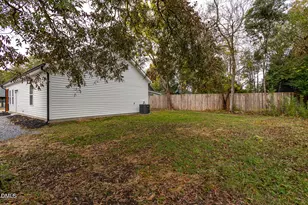 307 Burke St, Dunn, NC 28334 - Photo 26