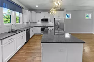 257 Sunset Bluffs Dr, Fuquay Varina, NC 27526 - Photo 2