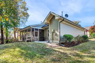 736 Shoals Lake Dr, Fuquay-Varina, NC 27526 - Photo 4