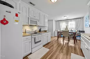 120 Blackthorne Ct, Clayton, NC 27520 - Photo 6