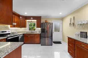 2323 Buckingham Rd, Burlington, NC 27217 - Photo 14