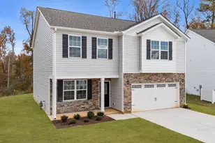 1002 Middlecrest Dr, Rocky Mount, NC 27804 - Photo 2