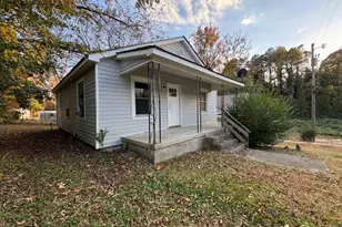 521 Spring Ct, Henderson, NC 27536 - Photo 2