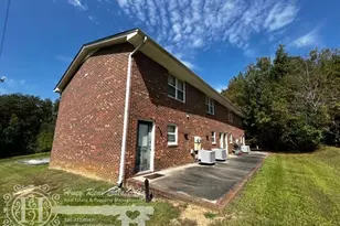 296 Seventh Ave, Yanceyville, NC 27379 - Photo 2