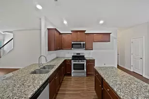 1021 Purple Verbena Ct, Zebulon, NC 27597 - Photo 2
