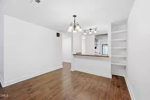 1 Vauxhall Pl, Chapel Hill, NC 27517 - Photo 8