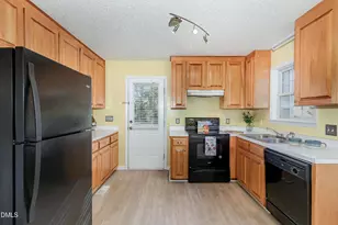 104 Kildare Ct, Clayton, NC 27520 - Photo 8