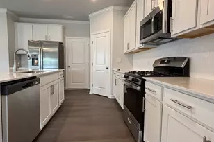 525 Hanover Shr Ln, Raleigh, NC 27610 - Photo 8