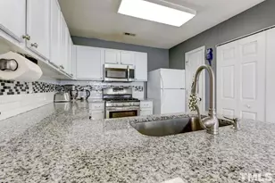 240 Adefield Ln, Holly Springs, NC 27540 - Photo 4