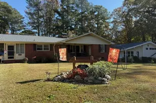 102 Hillcrest Dr, Smithfield, NC 27577 - Photo 2