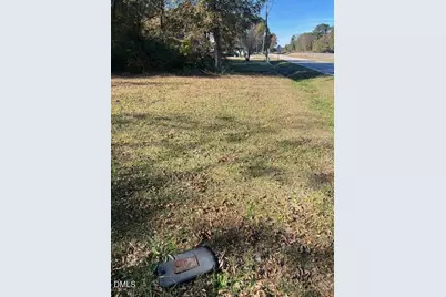 403 W Edwards Street, Princeton, NC 27569 - Photo 4