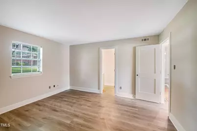 5804 Falls Of Neuse Road #E, Raleigh, NC 27609 - Photo 10