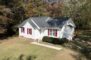 136 Pebblestone Ct, Willow Springs, NC 27592 - Photo 4