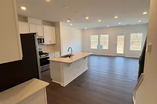 425 Venetian Dr, Sanford, NC 27332 - Photo 4