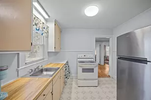 128 E Moore St, Graham, NC 27253 - Photo 14