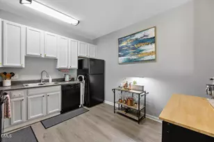 401 Scripps Ln, Raleigh, NC 27610 - Photo 8