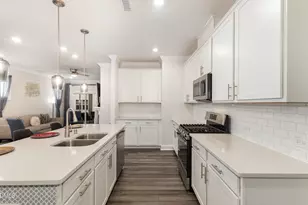 203 Maroon Ct, Raleigh, NC 27610 - Photo 16