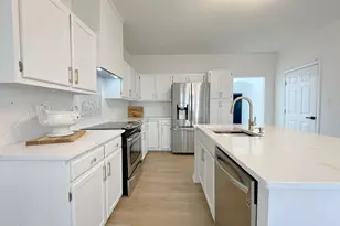 9332 Leslieshire Dr, Raleigh, NC 27615 - Photo 14