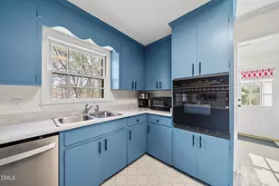 6800 Candlewood Dr, Raleigh, NC 27612 - Photo 14