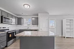 15 Denning Farms Ln, Benson, NC 27504 - Photo 8