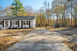 300 E Vance St, Zebulon, NC 27597 - Photo 32