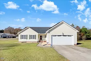 301 Towbridge Ln, Goldsboro, NC 27534 - Photo 2