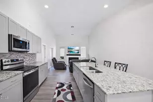 1018 Abbott St, Mebane, NC 27302 - Photo 4