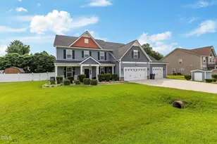 609 Thornbrooke Dr, Hope Mills, NC 28348 - Photo 2