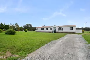 2048 Towncrier Dr, Kinston, NC 28504 - Photo 4