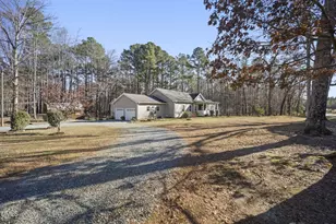 28 Jasper Ln, Sanford, NC 27330 - Photo 2