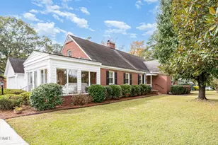 113 W Riverside Dr, Smithfield, NC 27577 - Photo 2