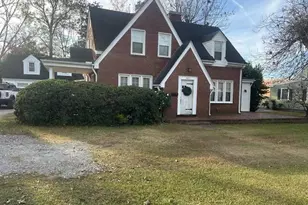 405 Sunset Ave, Clinton, NC 28328 - Photo 1