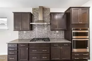 553 Duggins Pt, Apex, NC 27523 - Photo 12