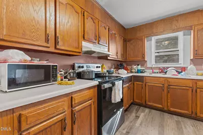 300 Devane Street, Clinton, NC 28328 - Photo 8
