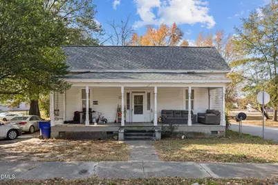 300 Devane Street, Clinton, NC 28328 - Photo 1