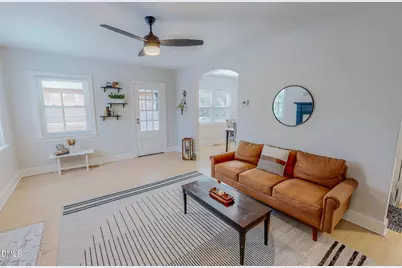 421 W Gordon Street, Roxboro, NC 27573 - Photo 2