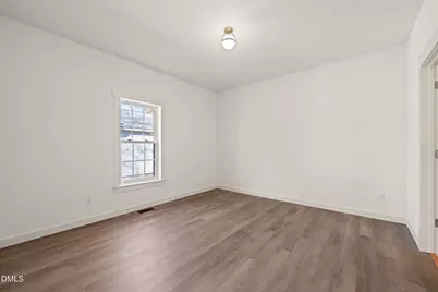 207 W Holt Street, Burlington, NC 27217 - Photo 18