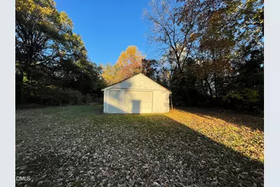 2012 Chapel Hill Road, Burlington, NC 27215 - Photo 18