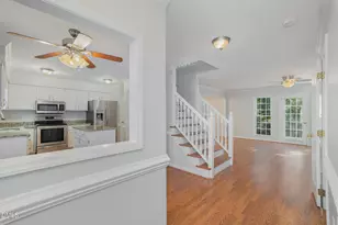 1437 Greenside Dr, Raleigh, NC 27609 - Photo 4