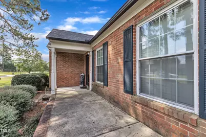 302 S Pine Street, Benson, NC 27504 - Photo 6