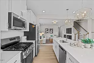 938 Kensley Grv Ln, Fuquay Varina, NC 27526 - Photo 4