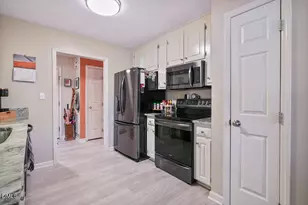 6701 Westborough Dr, Raleigh, NC 27612 - Photo 14