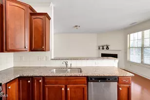 807 Hesler Ct, Cary, NC 27519 - Photo 10